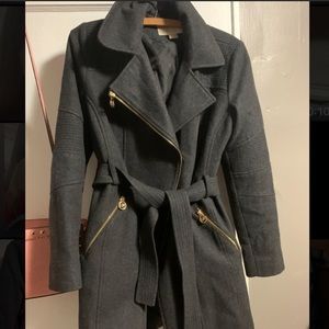 LOOKING FOR THIS ITEN to buy! MICHAEL KORS